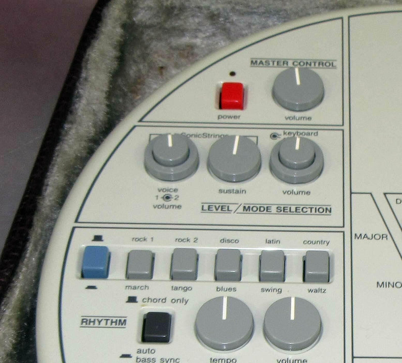 Suzuki Omnichord OM 84 System Two w/ Hard Case Power Supply Manual TESTED! WORKS