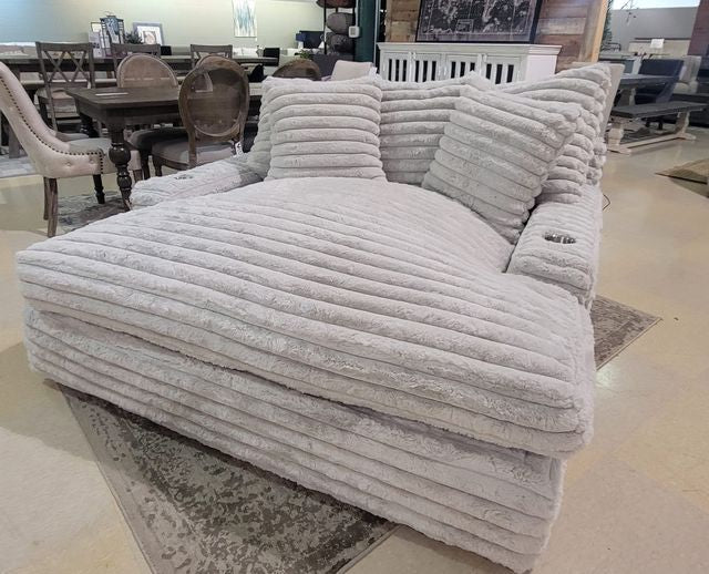 Nestle Chaise Lounge With Dual Cupholders And Charging Ports